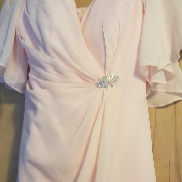 dress - Picture 1 of 3